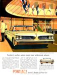 1959 Pontiac Catalina Vista. Pontiac's perfect poise stems from wide-track wheels
